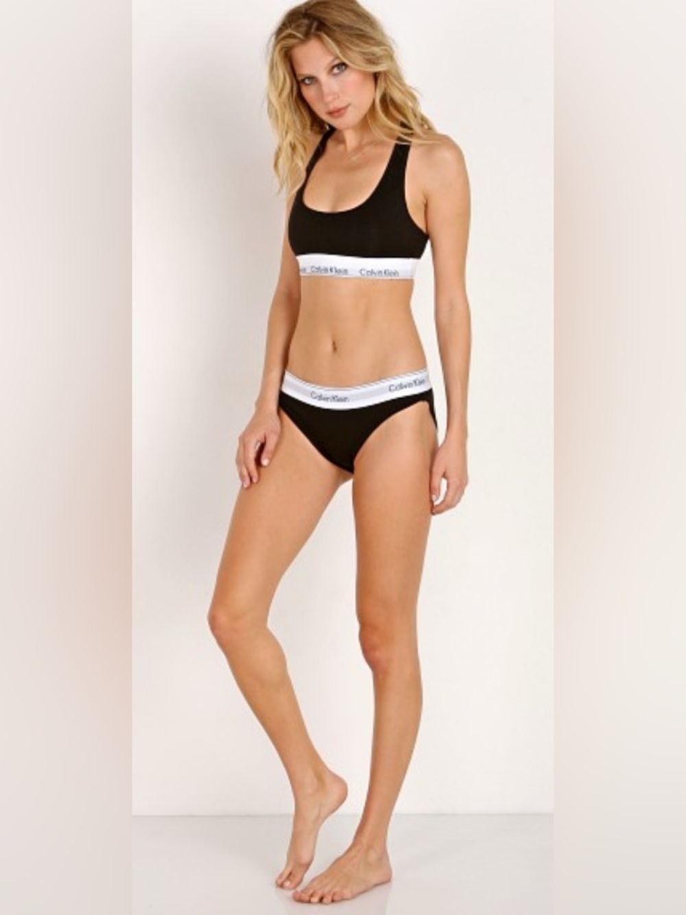 NIB-XL Calvin Klein Bralette Set
Black w/t White logo
Cheeky Coverage brief